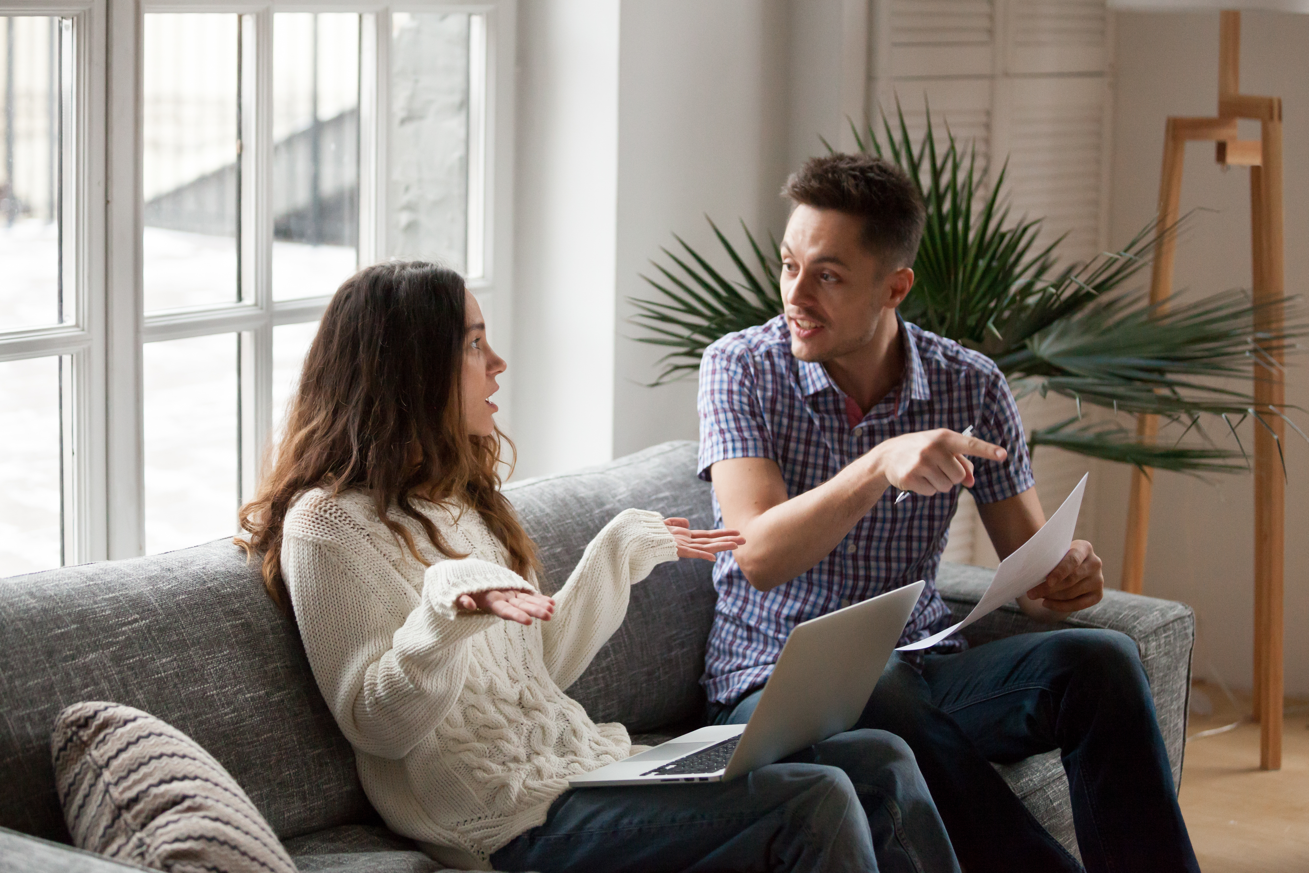 Spouses Fighting About Money Spouses Fighting About Money