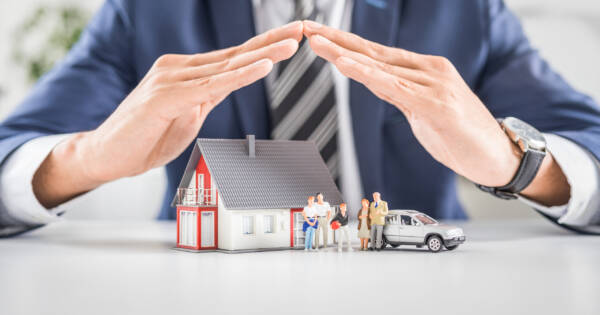 how does insurance work