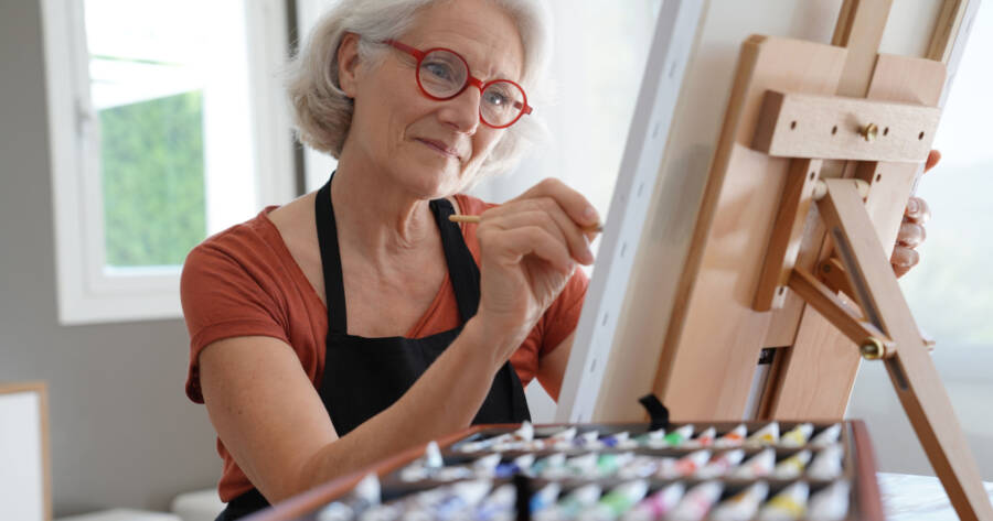 These Free Online Classes Are Teaching Seniors Amazing New Skills   Shutterstock Seniorpainting 900x473 